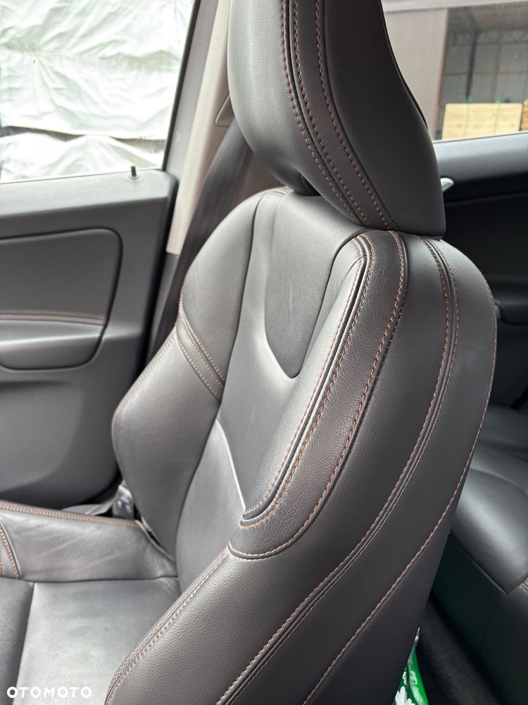 Volvo XC 60 D4 Drive-E Momentum - 17