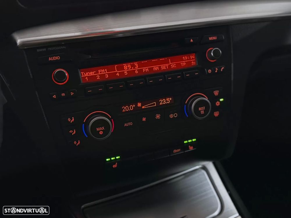 BMW 118 d Pack M - 16