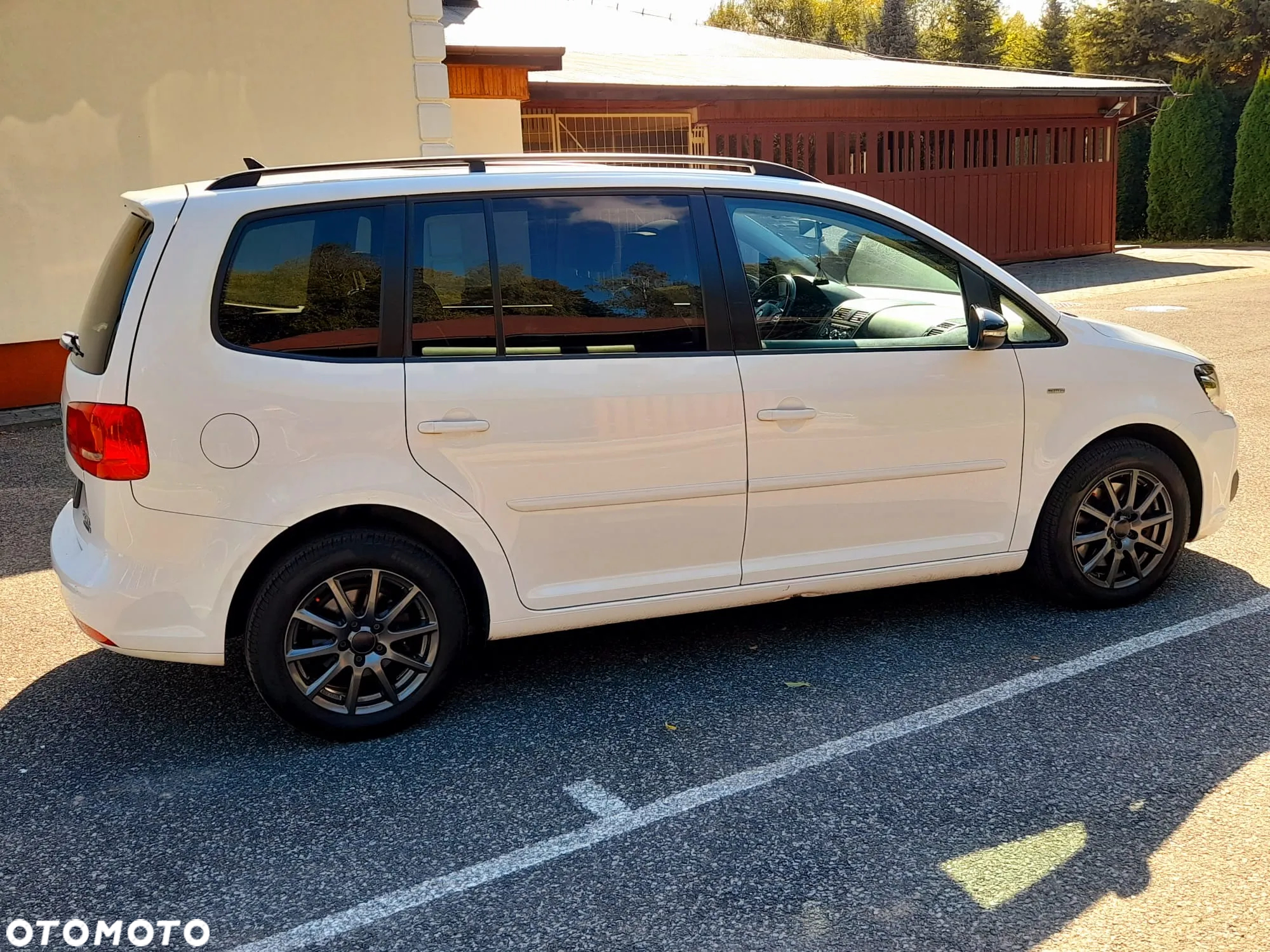 Volkswagen Touran 2.0 TDI DPF Highline - 15