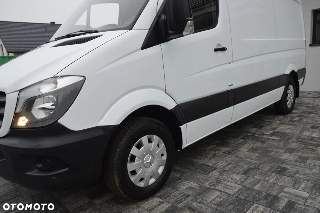 Mercedes-Benz Sprinter - 11