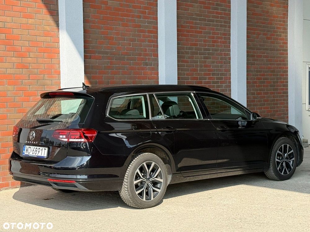 Volkswagen Passat - 4