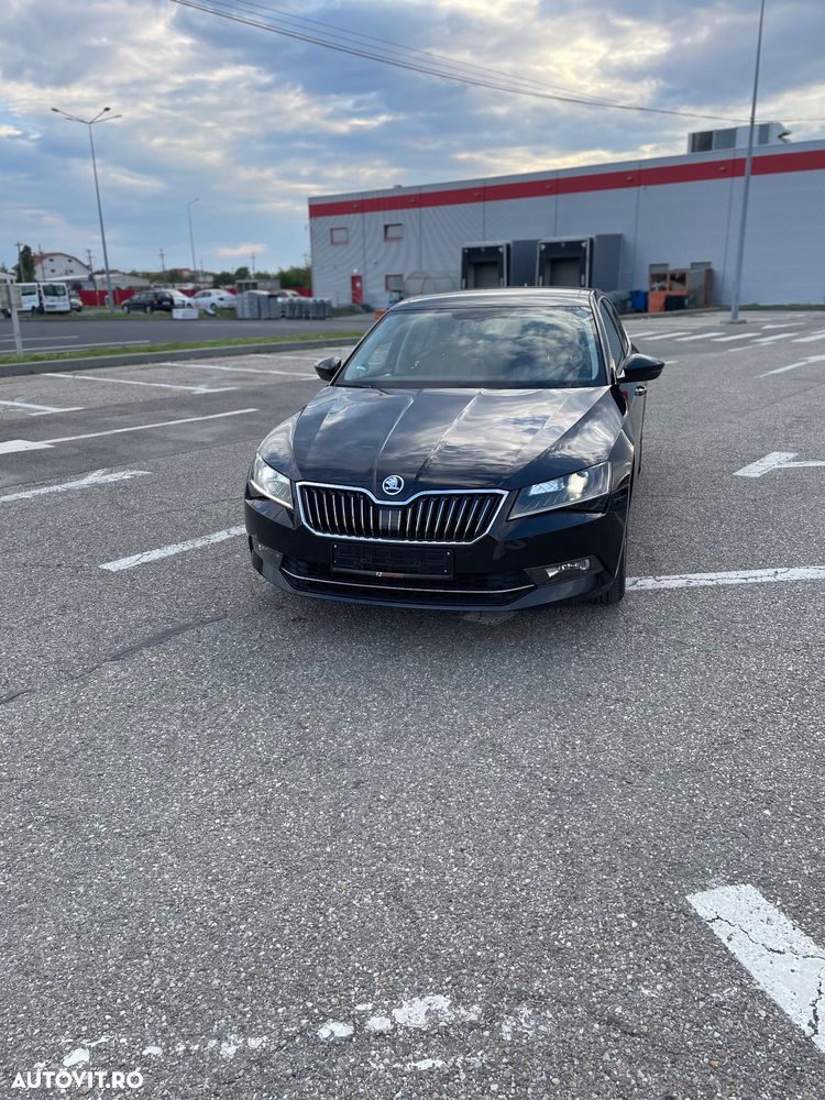 Skoda Superb 2.0 TDI DSG Style - 9