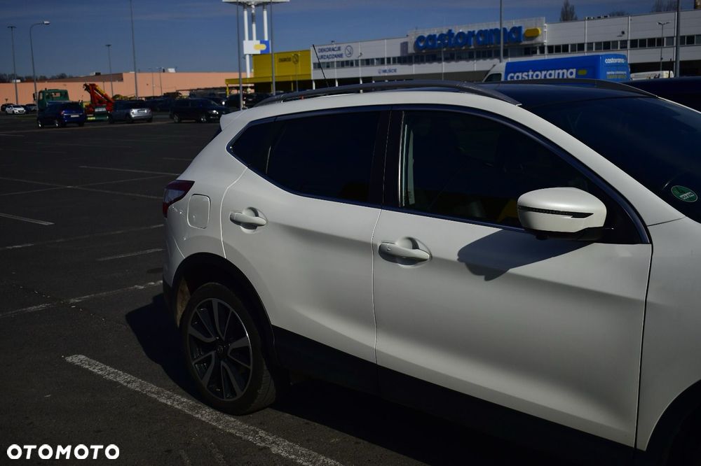 Nissan Qashqai 1.6 DCi 4x4 Tekna - 11