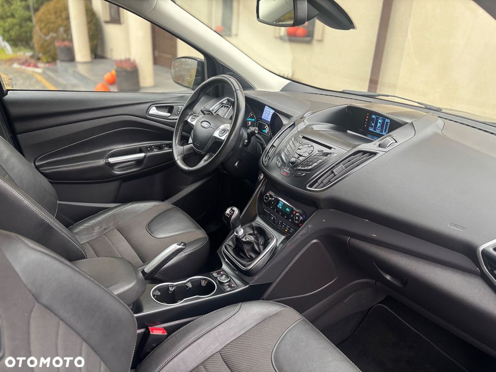 Ford Kuga 1.6 EcoBoost 2x4 Titanium - 20