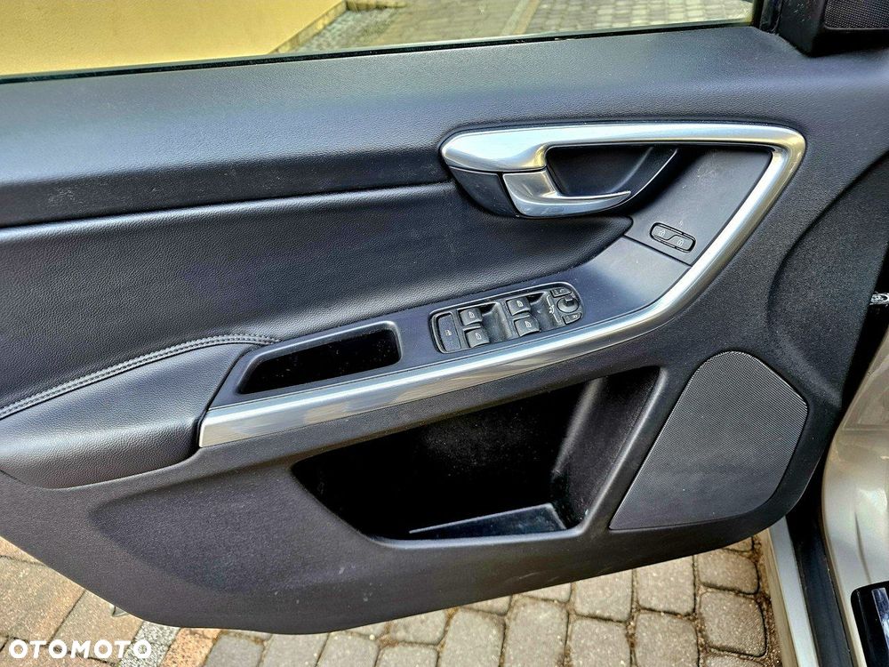 Volvo XC 60 - 10
