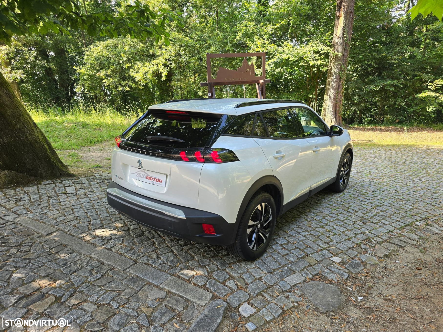 Peugeot e-2008 50 kWh Allure - 10