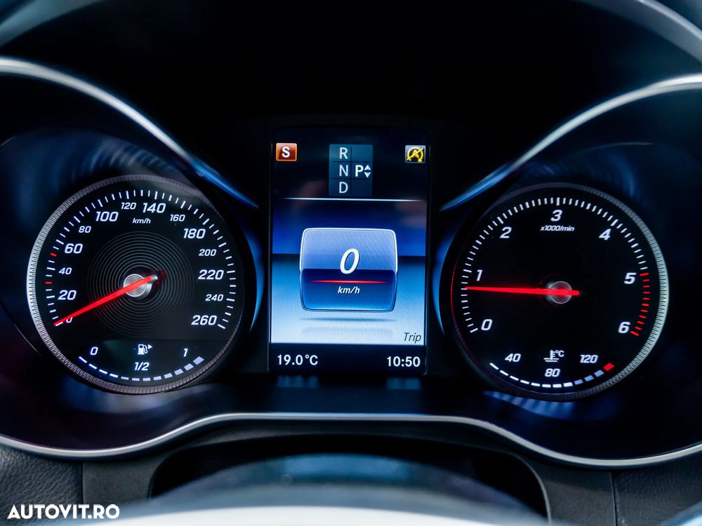 Mercedes-Benz GLC 250 d 4MATIC 9G-TRONIC AMG Line - 36