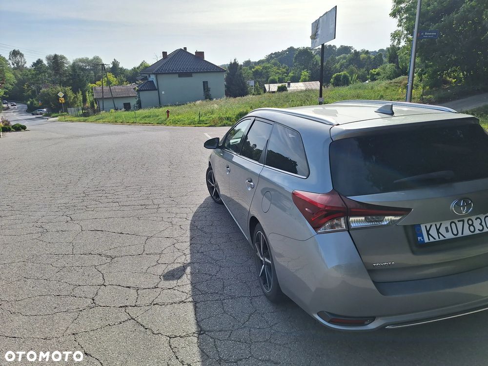 Toyota Auris 1.6 D-4D Comfort - 4