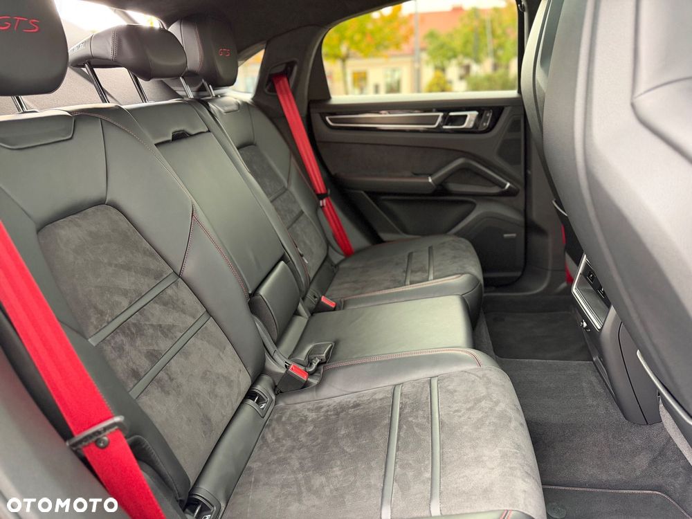 Porsche Cayenne - 16