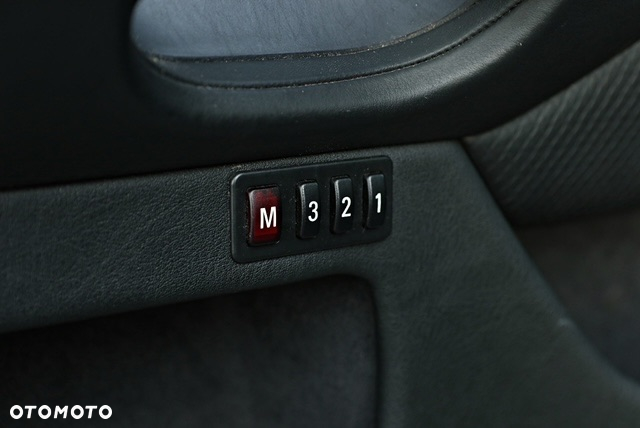 BMW Seria 5 - 34