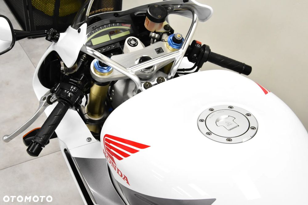 Honda VTR - 19