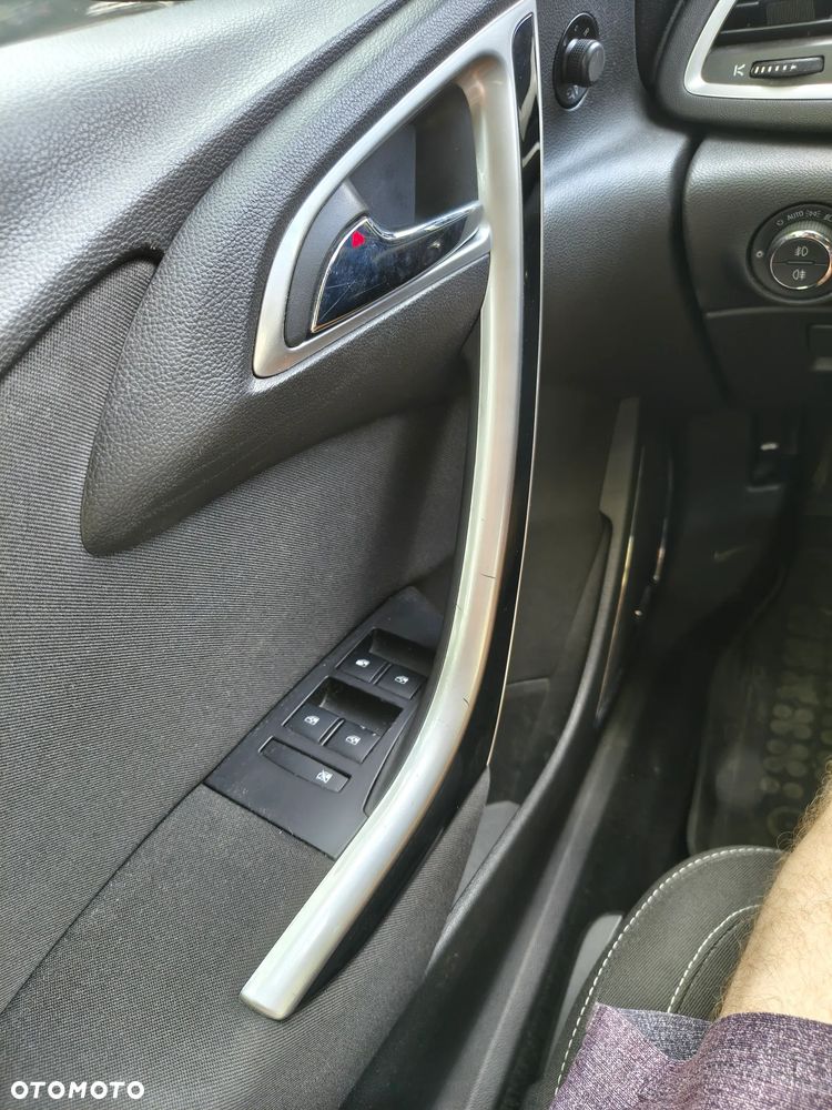Opel Astra 1.6 Turbo Cosmo - 35