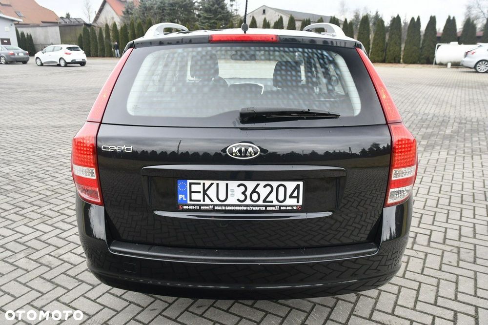 Kia Ceed - 10
