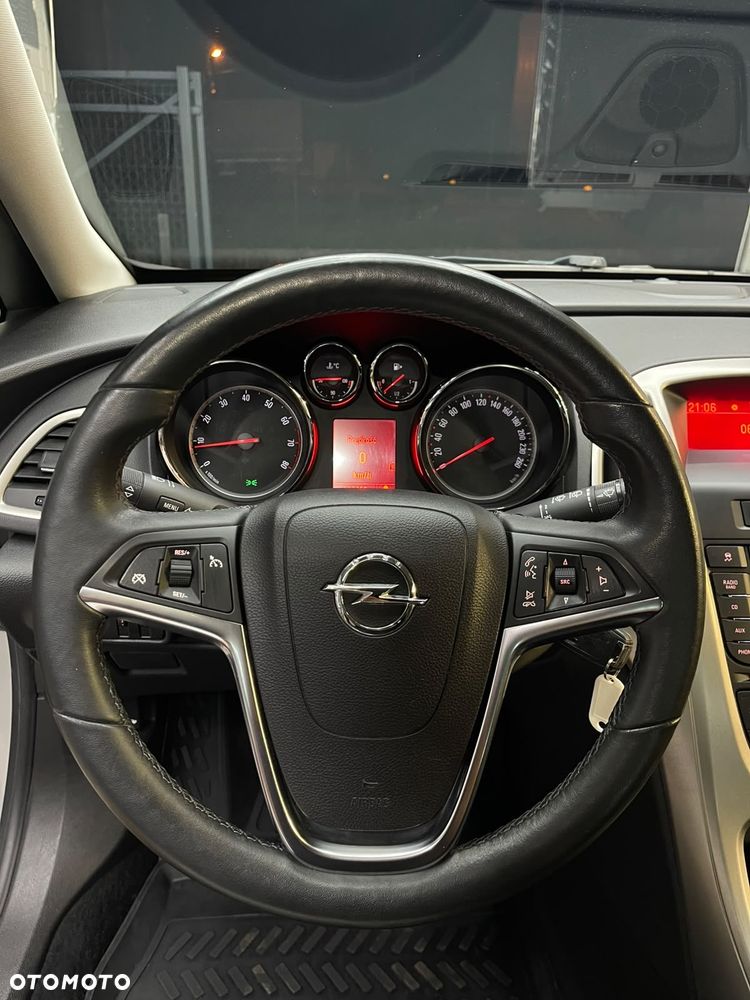 Opel Astra 1.4 Turbo - 21