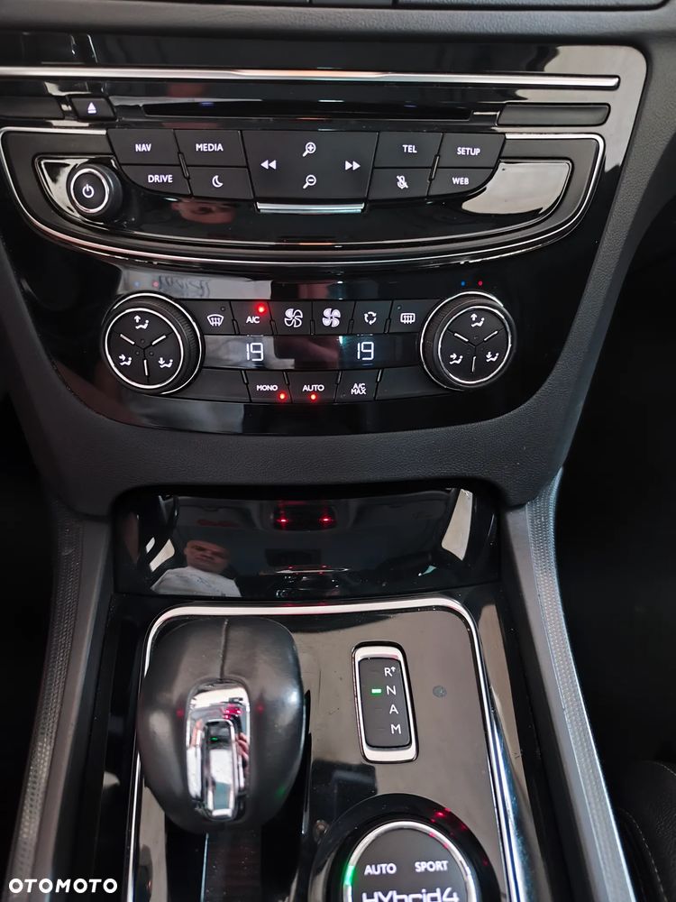 Peugeot 508 RXH Hybrid4 - 15