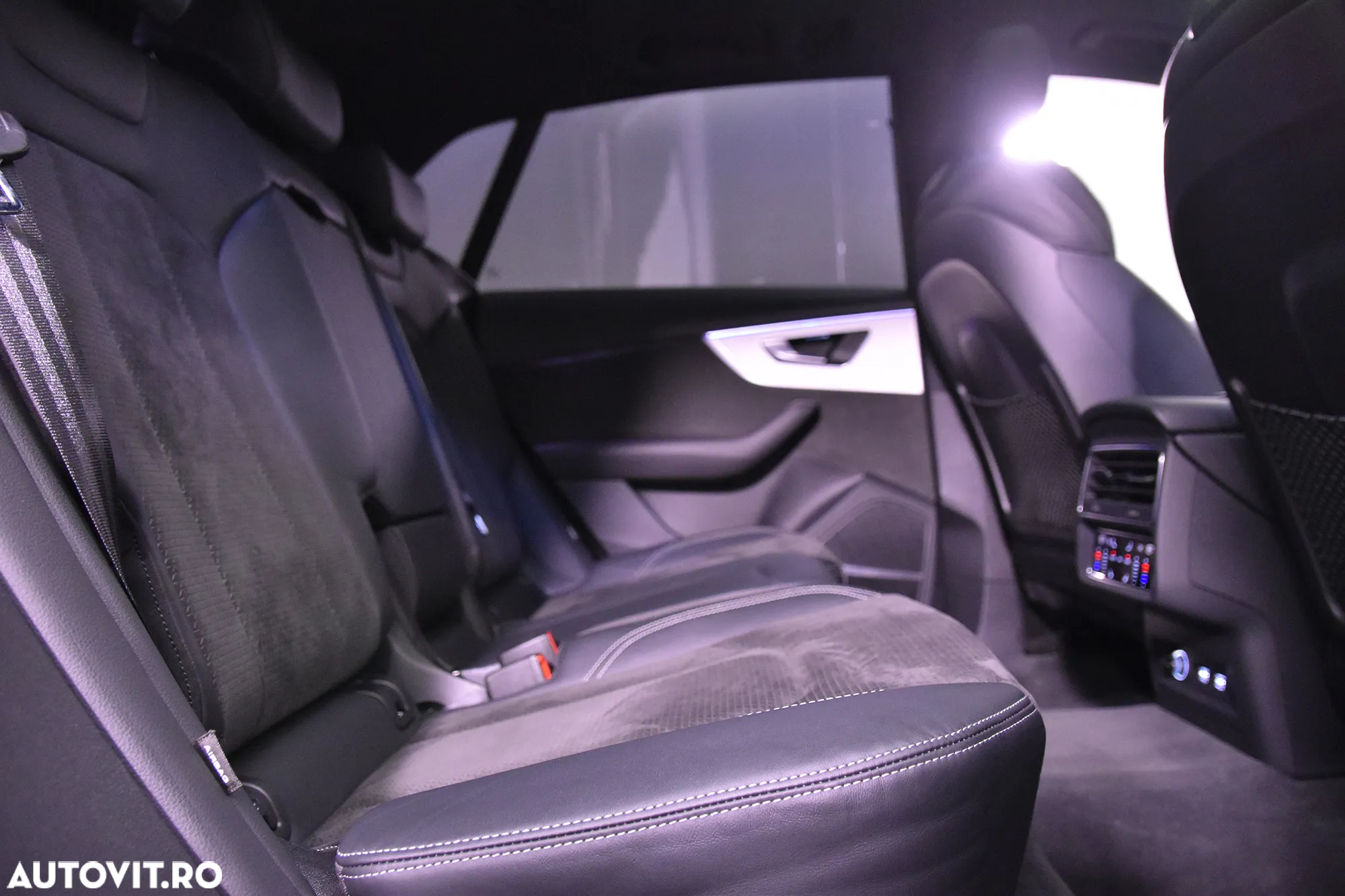Audi Q8 - 12