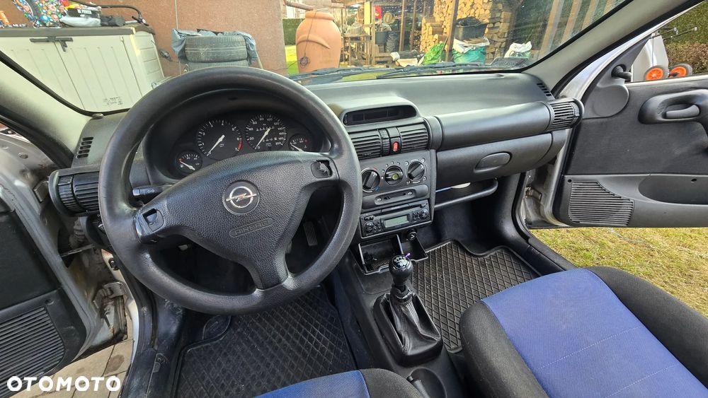 Opel Corsa 1.2 City 16v - 4