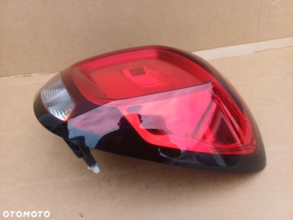 Citroen C1 II lampa prawy tył 5 drzwi 14- - 12