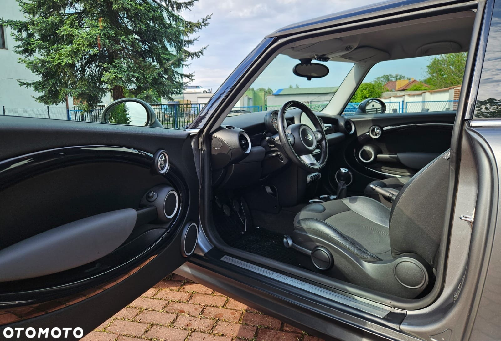 MINI Cooper Standard - 11