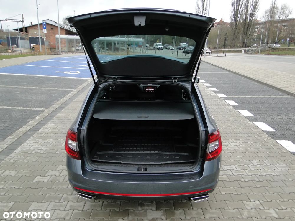 Skoda Octavia 2.0 TDI RS Challenge DSG - 19