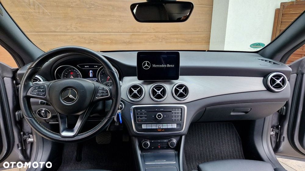 Mercedes-Benz CLA - 23
