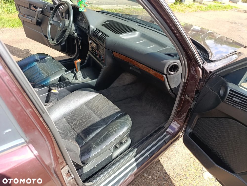BMW Seria 5 520i - 39