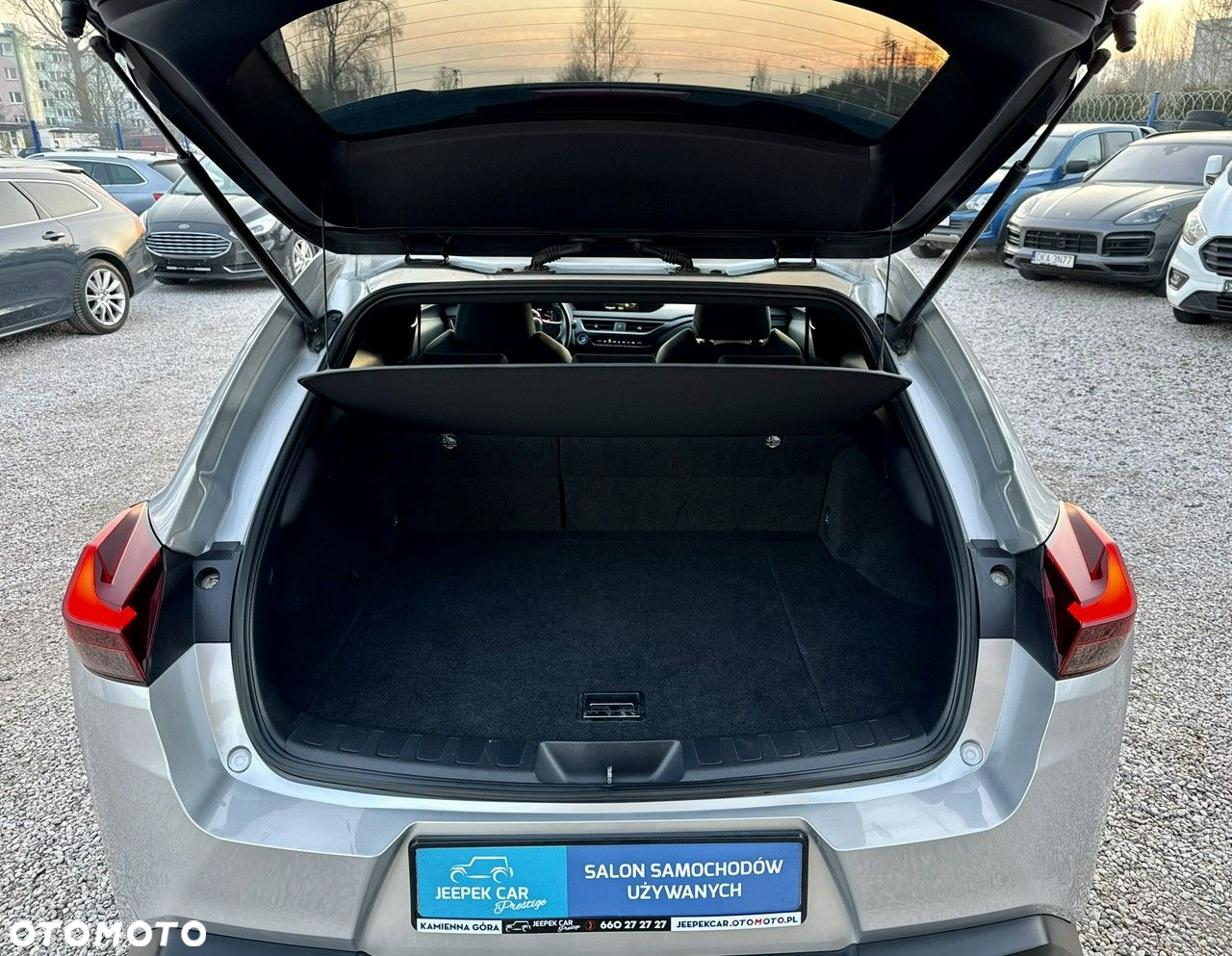 Lexus UX 250h Elegance 2WD - 37