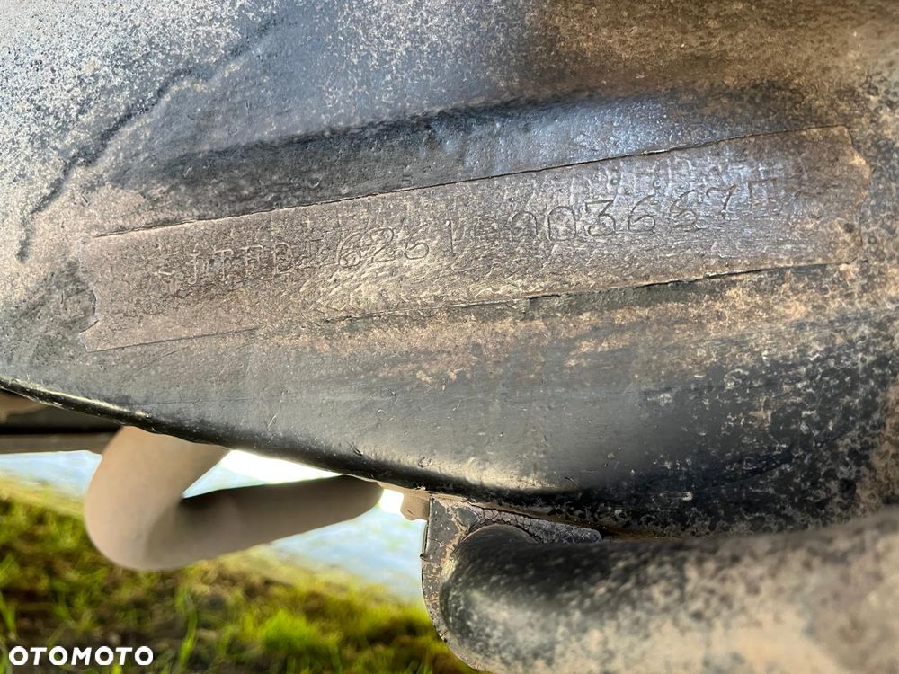 Toyota Hilux 4WD SR5 - 6