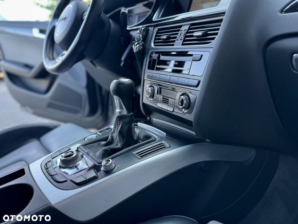 Audi A4 Avant 2.0 TDI DPF clean diesel quattro S line Sportpaket - 29