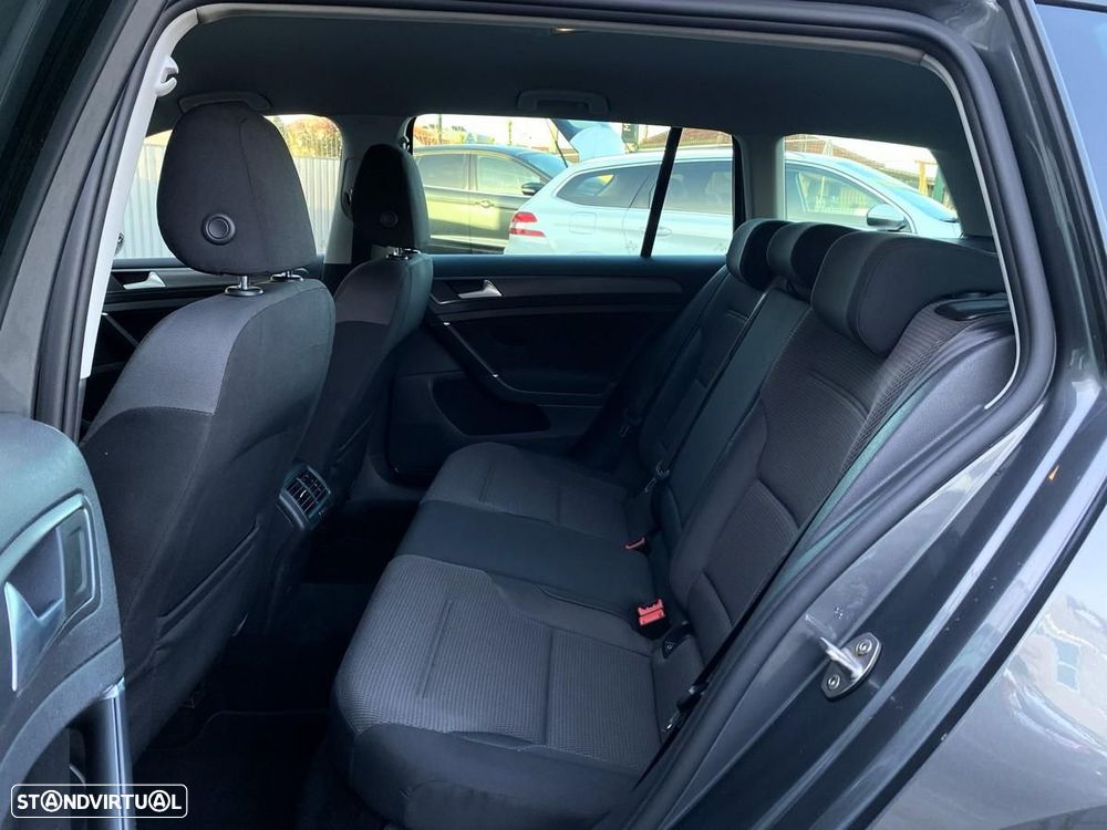 VW Golf Variant 1.6 TDi Confortline - 29
