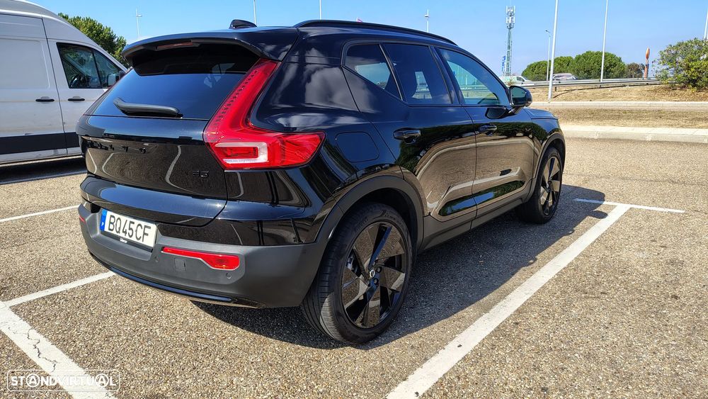 Volvo XC 40 2.0 B3 Black Edition - 4