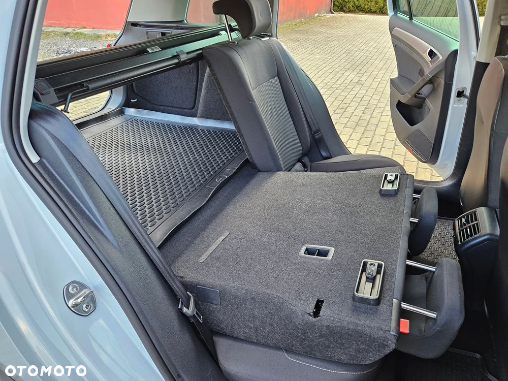 Volkswagen Golf - 28
