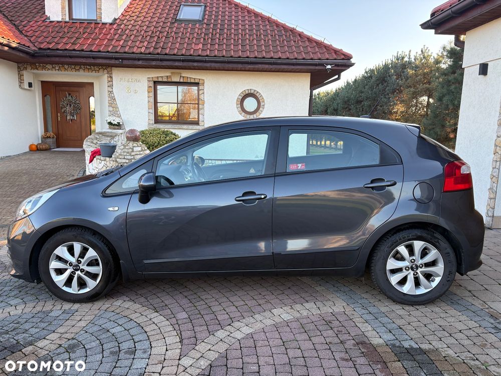 Kia Rio 1.2 L - 3