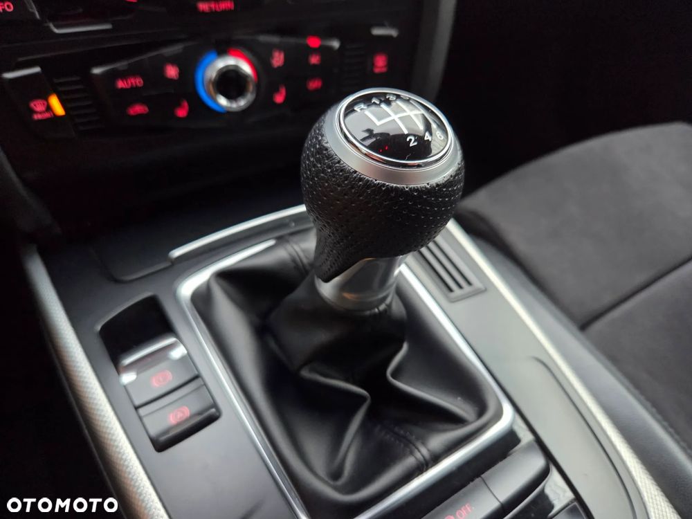 Audi A4 Avant 2.0 TDI DPF quattro S line Sportpaket - 27