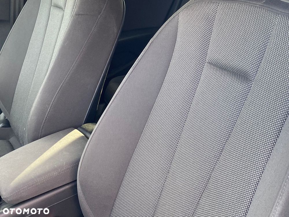 Audi A4 Avant 2.0 TDI S tronic - 25