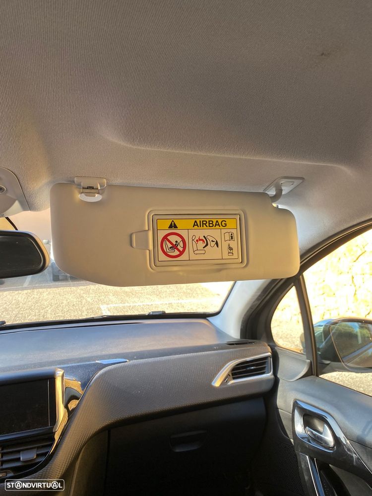 Peugeot 208 1.6 BlueHDi Style - 18