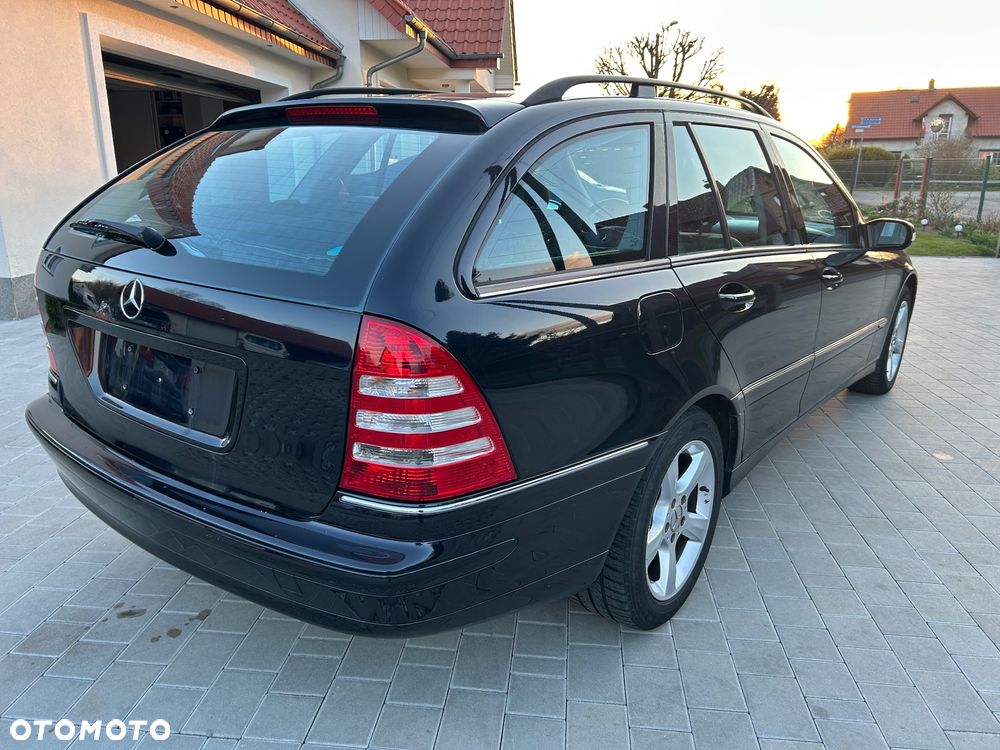 Mercedes-Benz Klasa C 200 Kompressor Automatik Avantgarde Sport Edition - 3