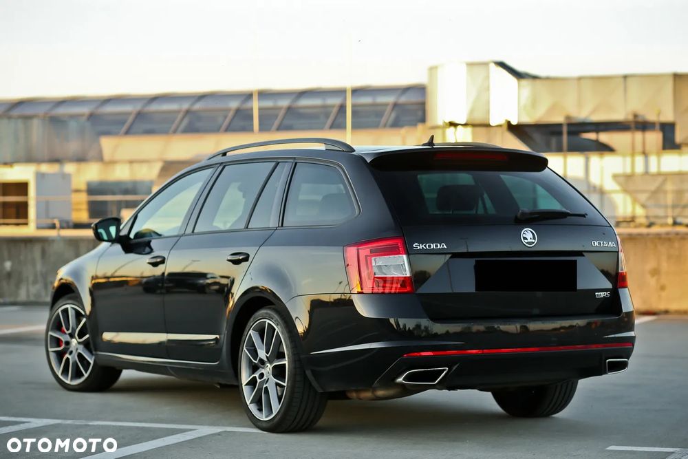 Skoda Octavia 2.0 TDI DSG RS - 13