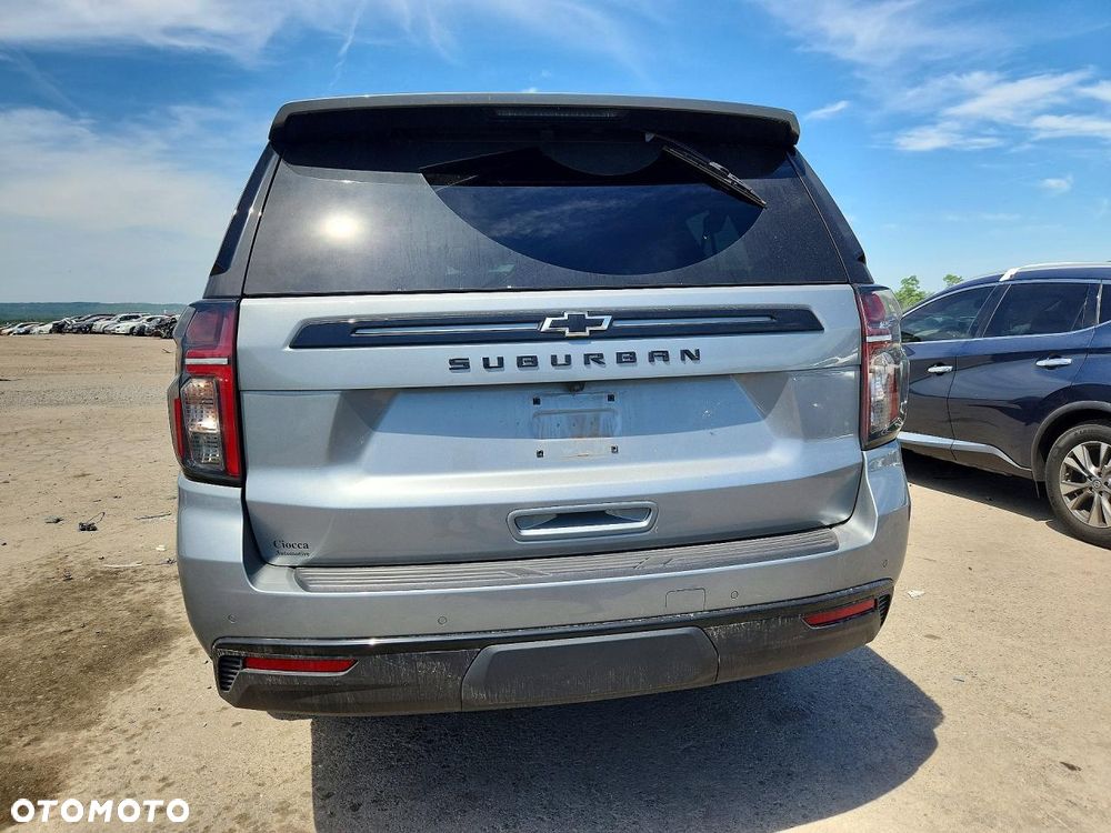 Chevrolet Suburban - 7