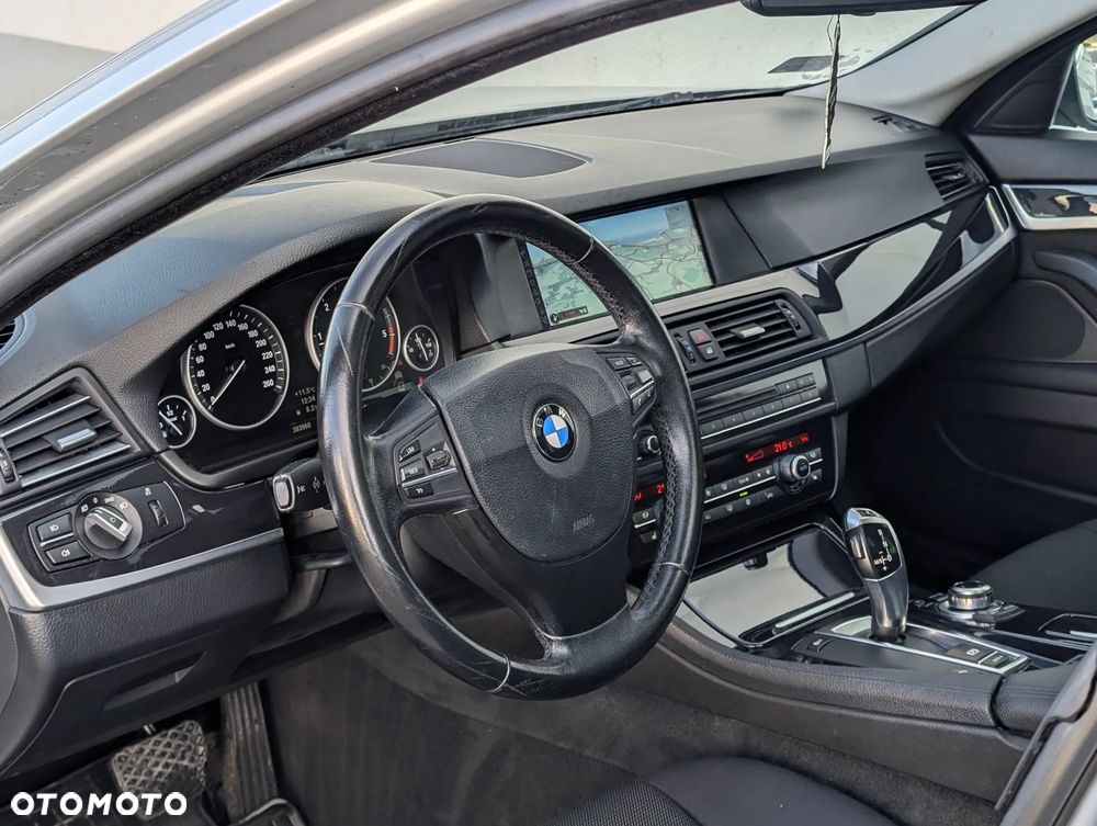 BMW Seria 5 520d Touring Modern Line - 12