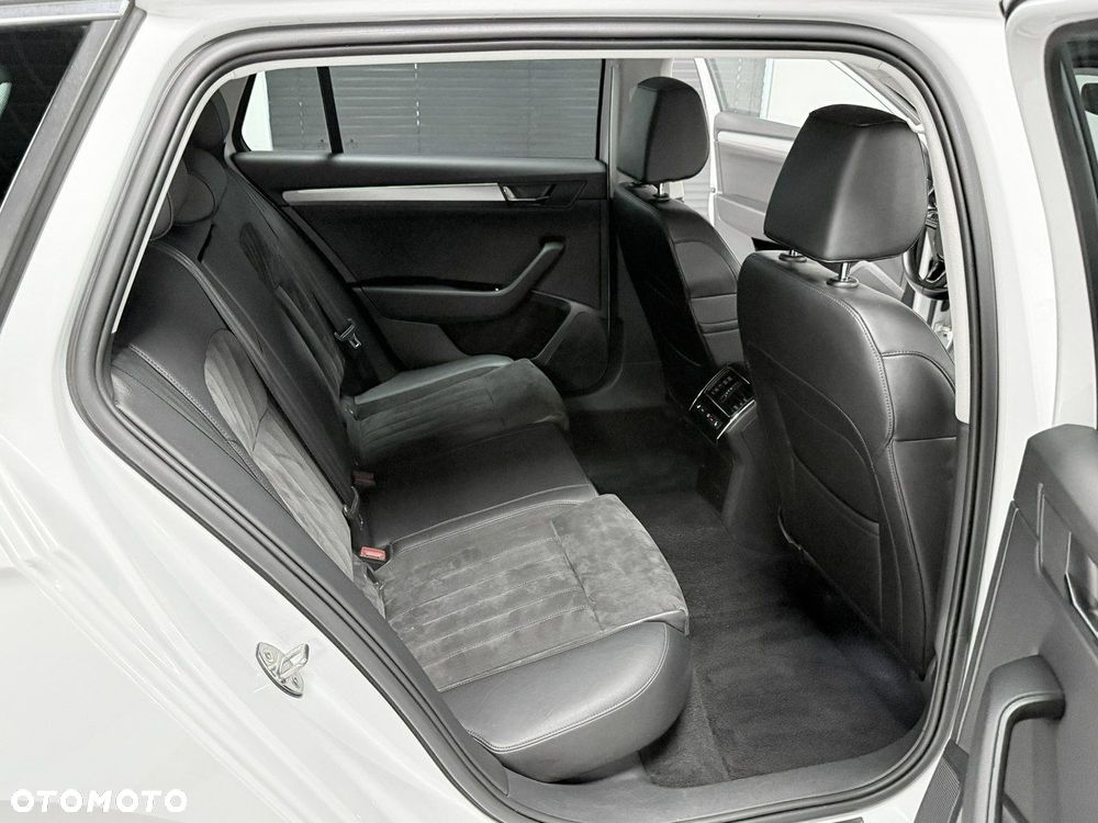 Skoda Superb 2.0 TDI DSG Sportline - 34