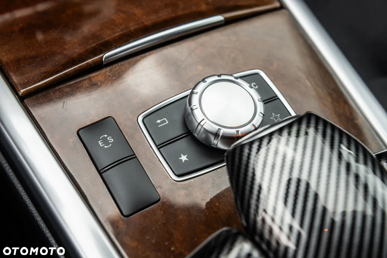 Mercedes-Benz Klasa E 350 BlueTEC 4-Matic Classic - 31