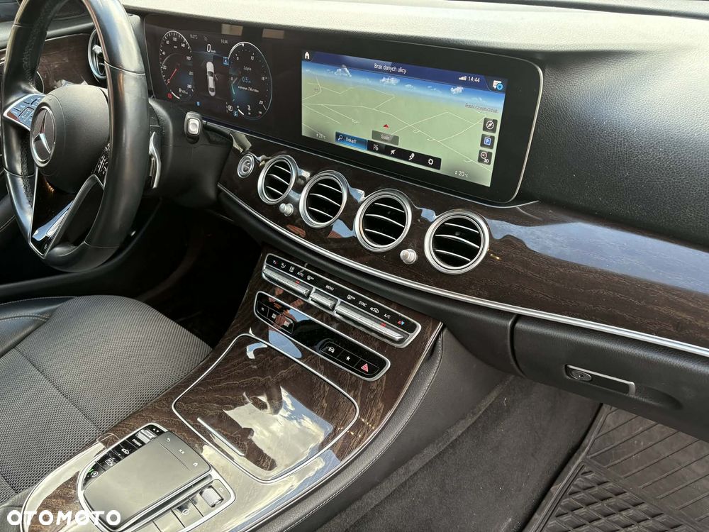 Mercedes-Benz Klasa E 220 d 4-Matic 9G-TRONIC - 10