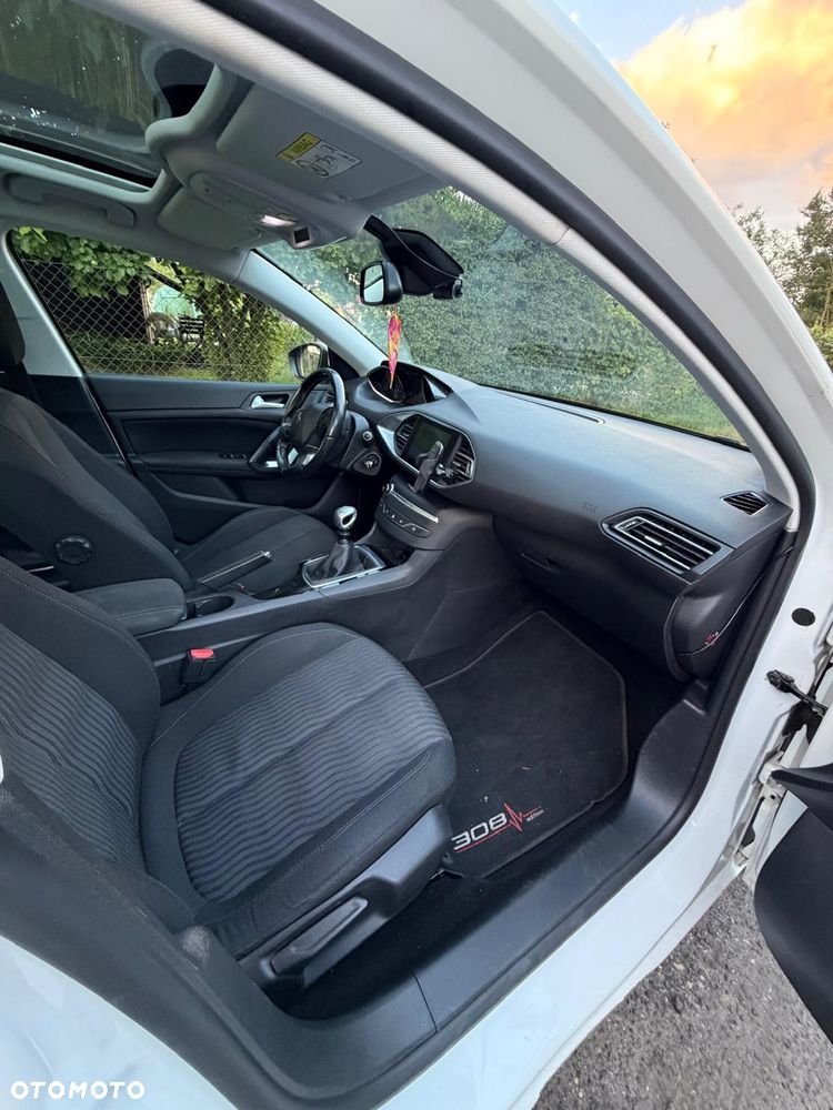 Peugeot 308 1.6 BlueHDi Allure S&S - 30
