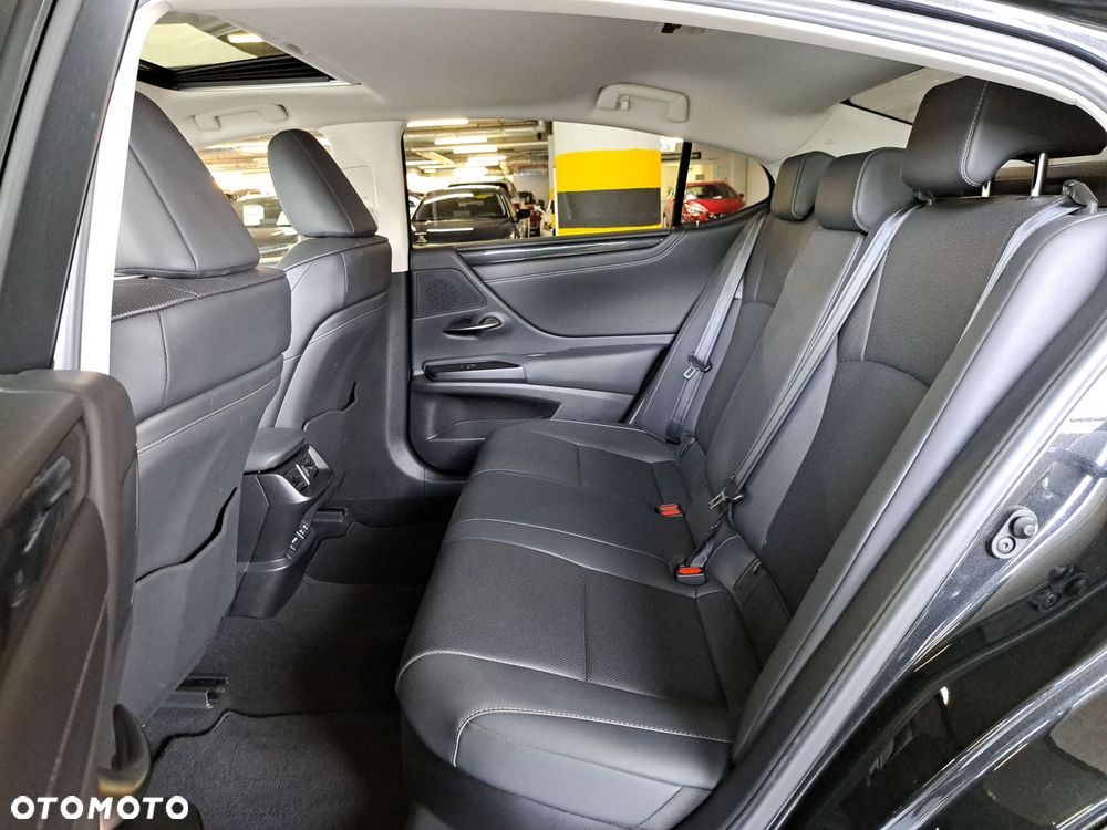 Lexus ES - 14