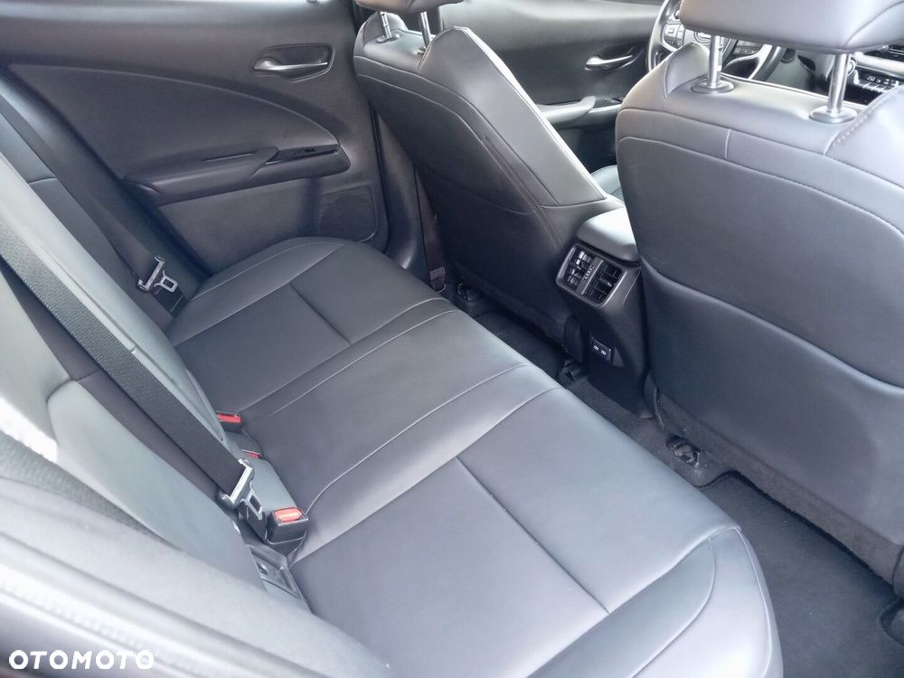 Lexus UX - 13