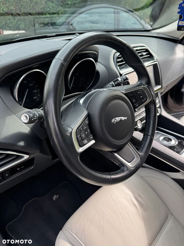 Jaguar F-Pace 2.0 i4P AWD Prestige - 23