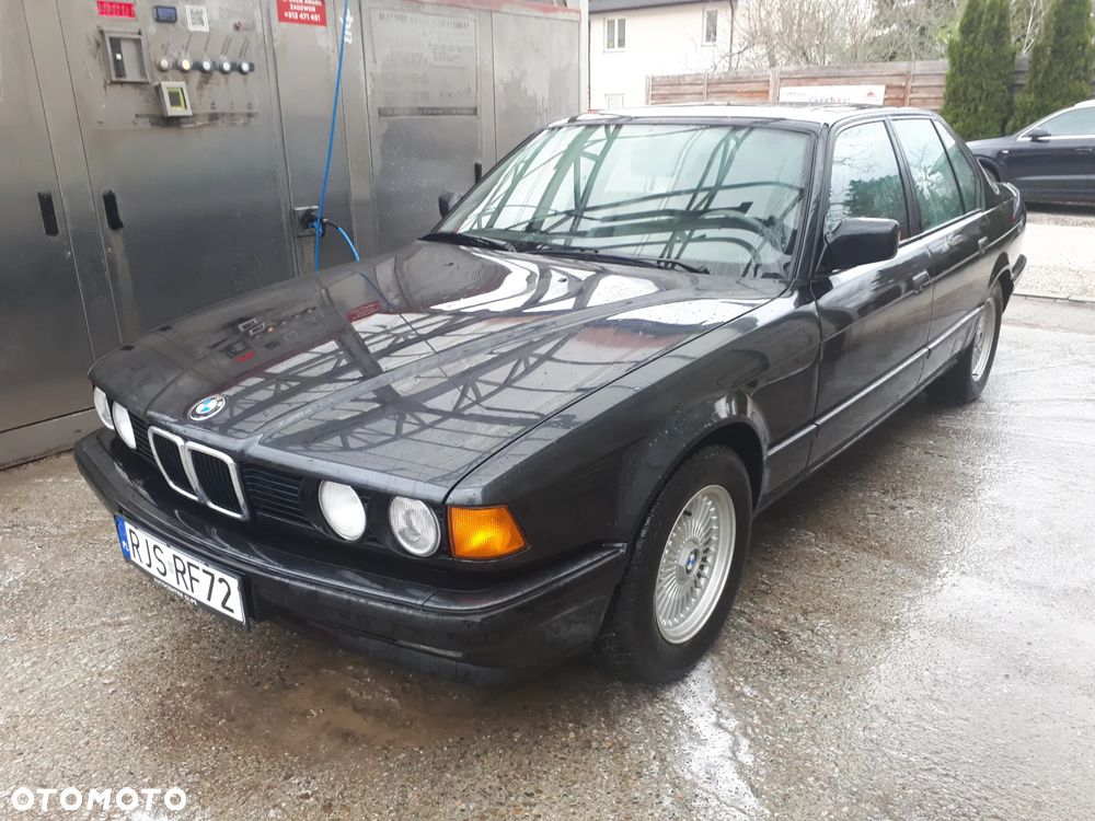 BMW Seria 7 730i - 8