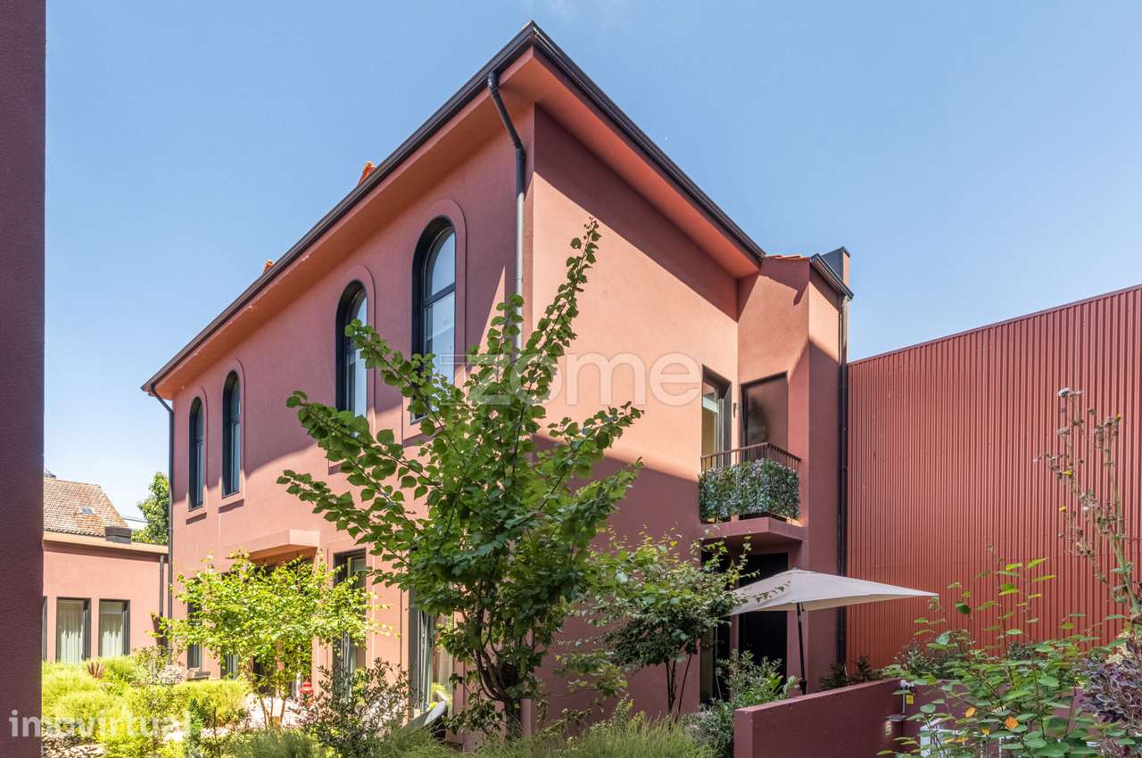 T3 triplex semi-novo com garagem e arrumos - Cond. Terracotta, Porto - Grande imagem: 3/40