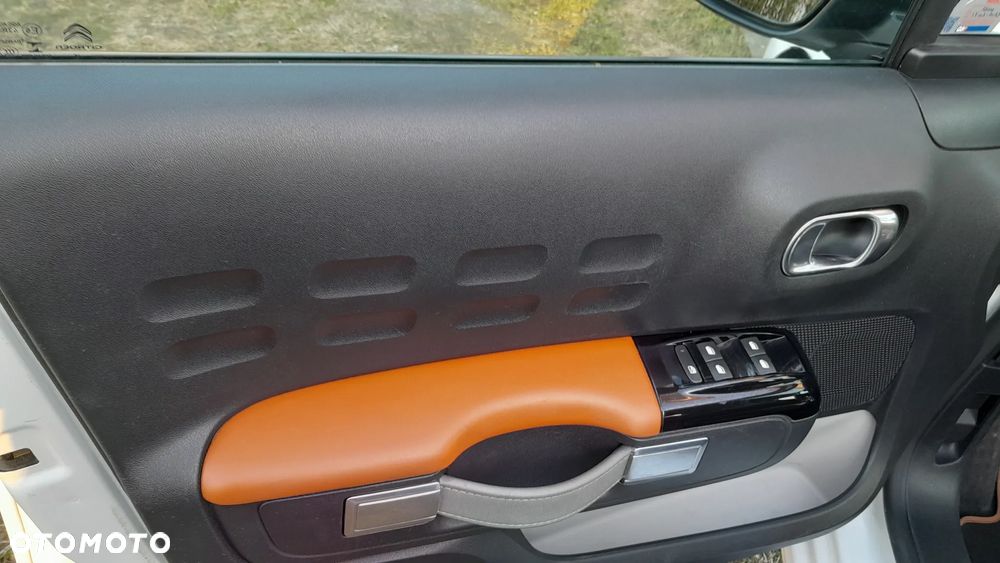 Citroën C3 Pure Tech 82 SHINE - 10